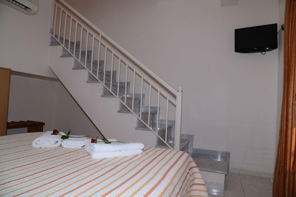 Maria'S Filoxenia Suites Drepano  Ngoại thất bức ảnh
