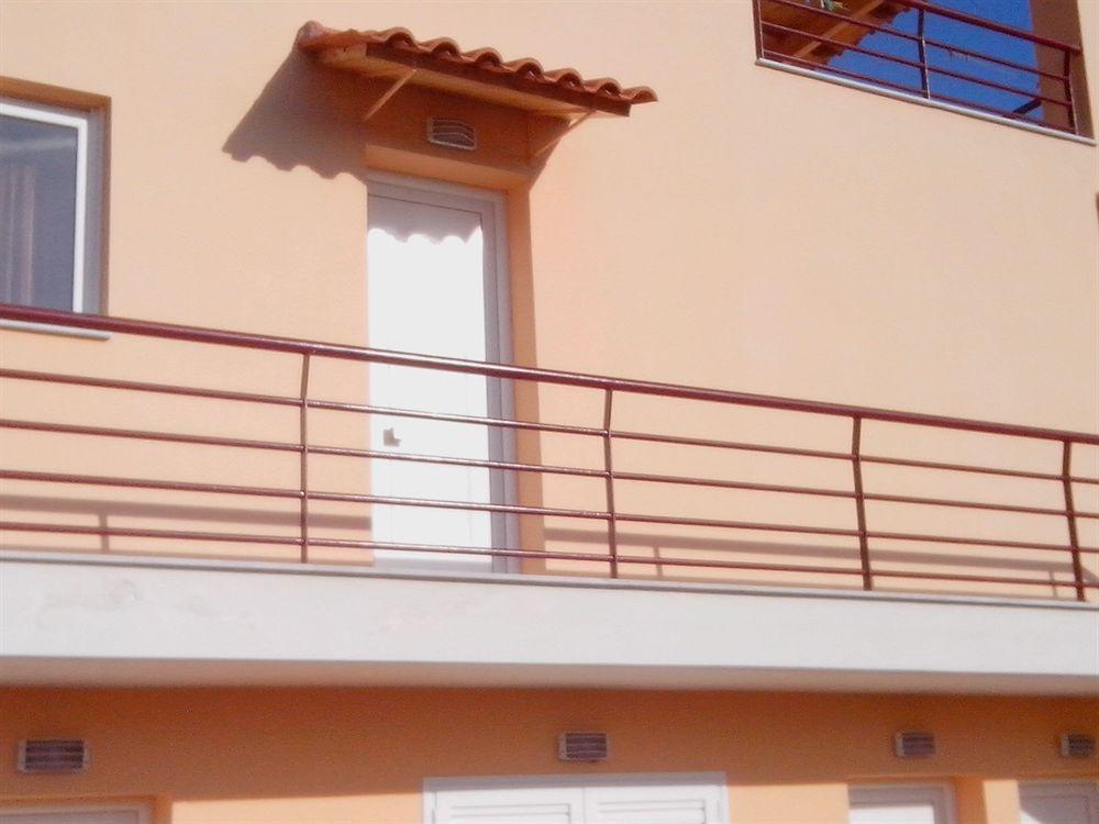 Maria'S Filoxenia Suites Drepano  Ngoại thất bức ảnh