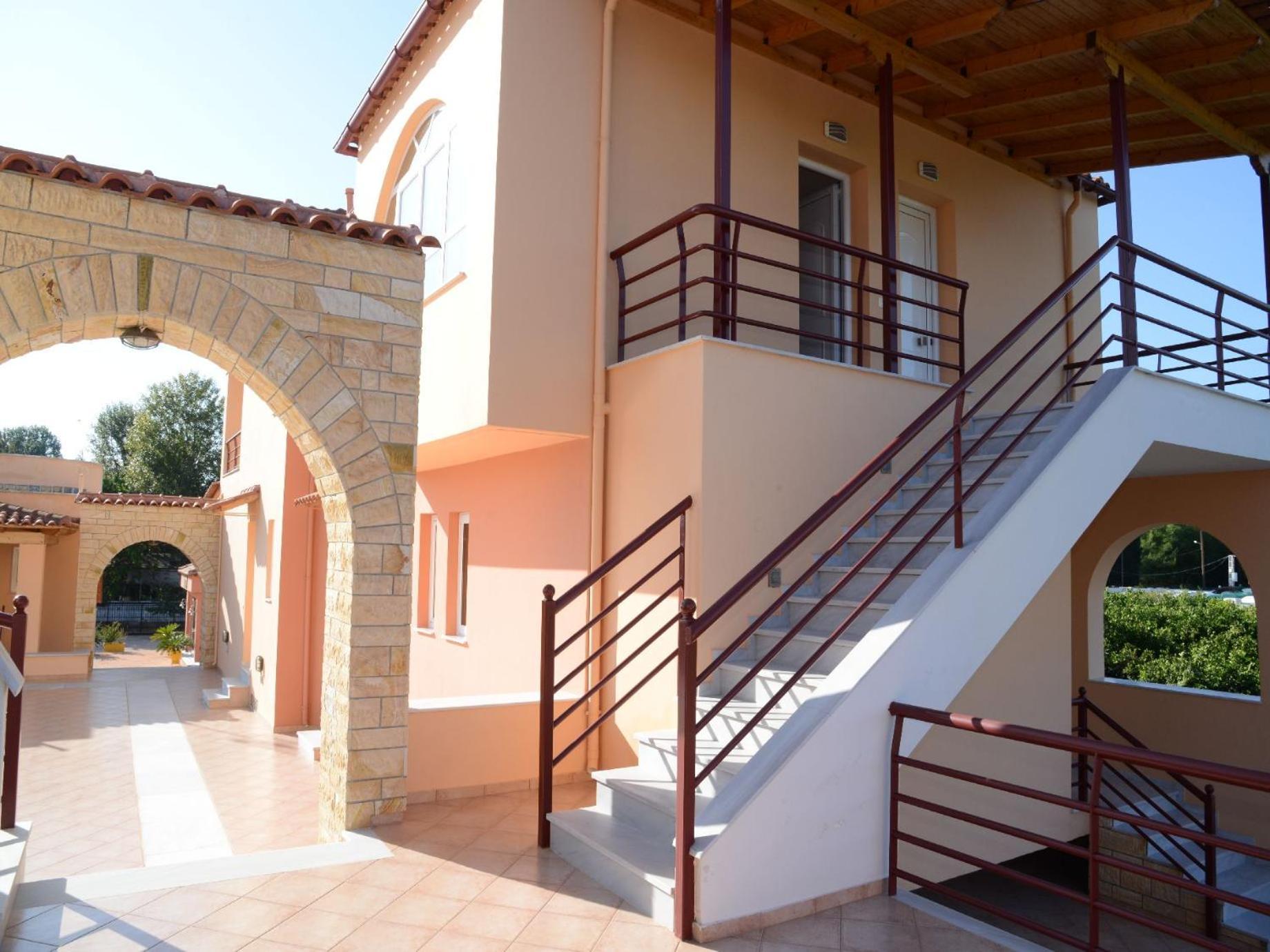 Maria'S Filoxenia Suites Drepano  Ngoại thất bức ảnh