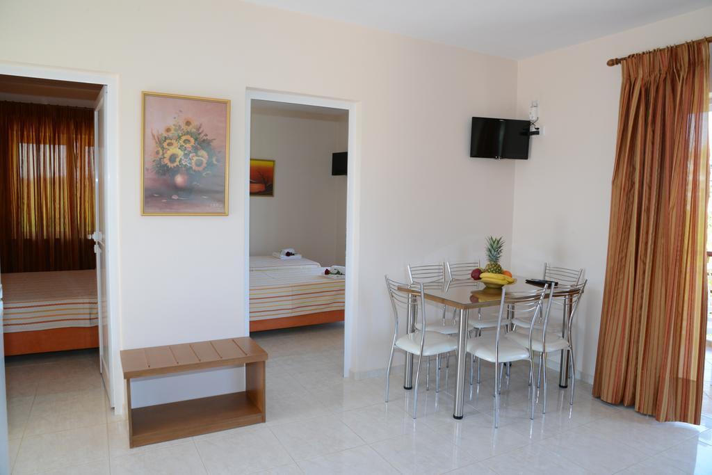 Maria'S Filoxenia Suites Drepano  Ngoại thất bức ảnh