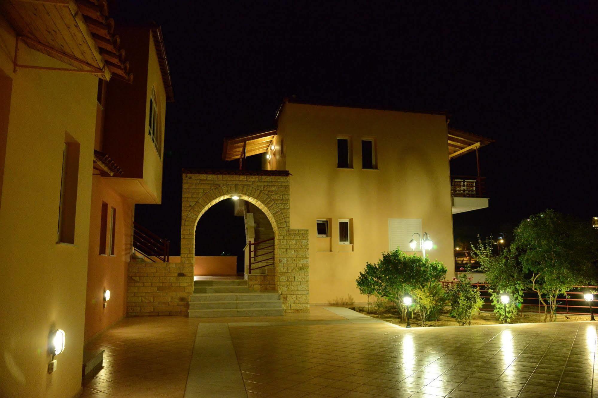 Maria'S Filoxenia Suites Drepano  Ngoại thất bức ảnh